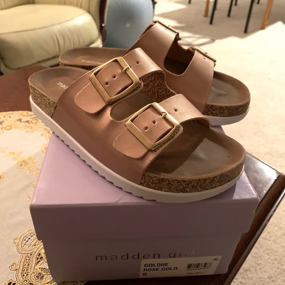 madden girl goldie footbed sandals